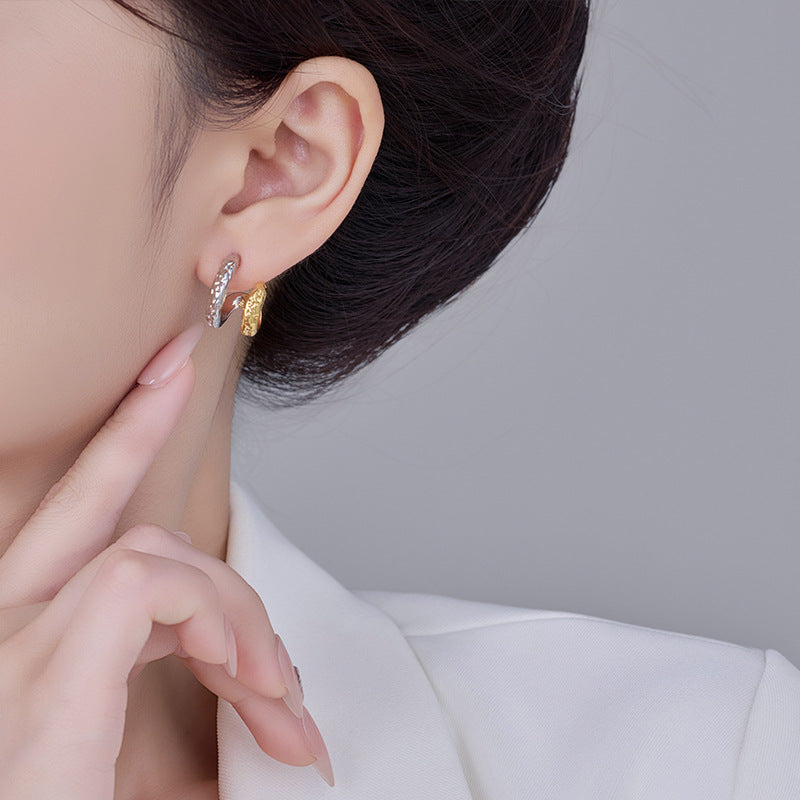 French Retro Two-Color Meteorite Earrings: Hollow Hammer Pattern, Versatile