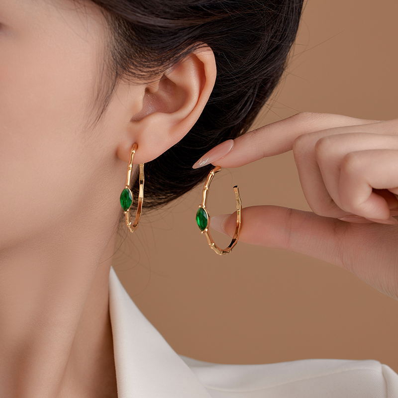French Retro Geometric C-Shaped Zircon Earrings: Unique, Personalized