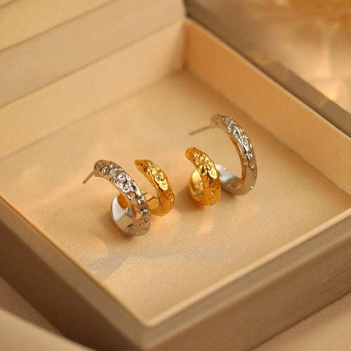French Retro Two-Color Meteorite Earrings: Hollow Hammer Pattern, Versatile